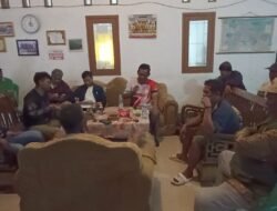 Fhoto : Suasana mediasi antara pedagang dan Kuwu Kedungwungu