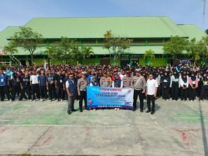 Polisi Bekali Siswa SMKN 1 Losarang Saat MPLS
