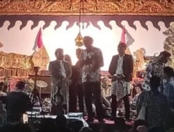 Wayang Kulit Dan Pentas Seni Digelar Di Alun – Alun Haurgeulis