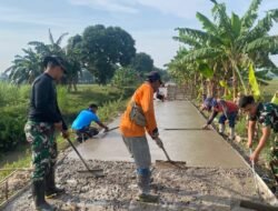 Satgas TMMD ke-126 Kodim 0616/Indramayu Kejar Target Pengecoran Rabat Beton di Desa Longok