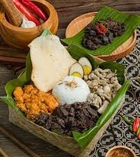 Gudeg: Cita Rasa Manis Yogyakarta yang Tak Pernah Lekang oleh Waktu