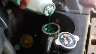 Ternyata Ini Fungsi Air Radiator Motor yang Kita Harus Tahu