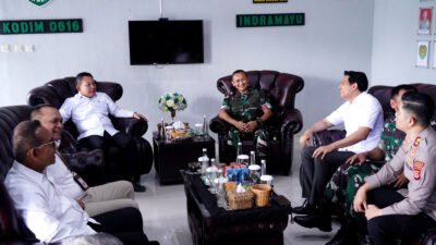 Dandim 0616/Indramayu Dampingi Danrem 063/SGJ dalam Kunjungan Kerja Penasehat Presiden Bidang Pertahanan di Kabupaten Indramayu