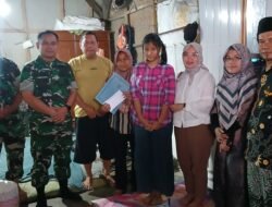 TNI Peduli, Dandim Indramayu Serahkan Bantuan Untuk Siswi Pengidap Tumor Lutut