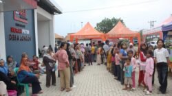 Warga Serbu Bazar Murah Dan UMKM Di Halaman Gerai KDKMP Desa Longok
