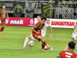 Rekor Tak Terkalahkan Persebaya Runtuh di GBT, Bhayangkara Menang Efektif 2-1