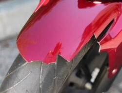 Banyak Terjadi di Jalan Rusak, Spakbor Motor Patah Perlu Segera Ditangani