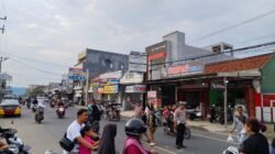 Polsek Banjarsari Polres Ciamis Patroli Dialogis Beri Keamanan Warga Saat Ngabuburit