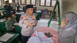 Kapolda Jabar Umrahkan Guru Ponpes Cipasung dan Suaminya