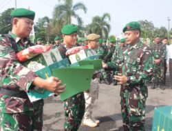 Berbagi kebahagian Dengan prajurit, Dandim Indramayu Bagikan Bingkisan lebaran 