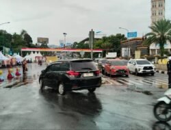 Beri Ruang Silaturahmi, Polisi Tunda One Way di Jalur Puncak demi Hangatnya Lebaran Warga