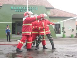 Kodim 0616 Indramayu dan Damkar Gelar Latihan Penanggulangan Kebakaran