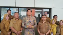Harapan Baru dari RSUD Indramayu, Warga Ikuti Screening Operasi Katarak Bersama Lucky Hakim