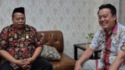 “Berita Dina Kien” Meledak di Medsos, Kang Modin Sliyeg Sulap Banyolan Jadi Informasi Cerdas Khas Dermayon